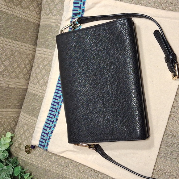 Tory Burch Bombe T Crossbody Bag In Pebble Leather - Picture 3 of 16